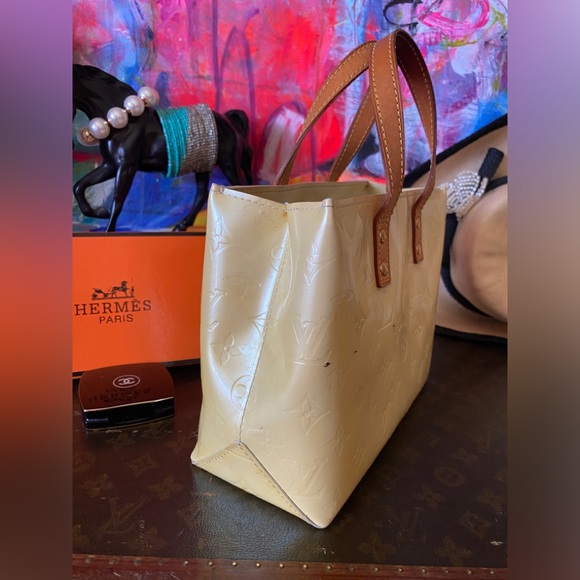 Rare Vintage LOUIS VUITTON Yellow Vernis patent Leather Reade Handbag Purse Bag - Picture 7 of 11